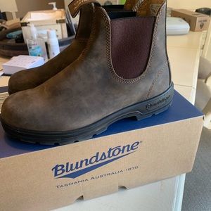Blundstone women’s BL585 rustic brown, size 8.5